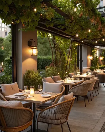 Restaurant reservation form for table booking and guest details
